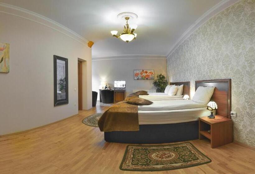 Трехместный Номер Superior, Bulevard Sighisoara