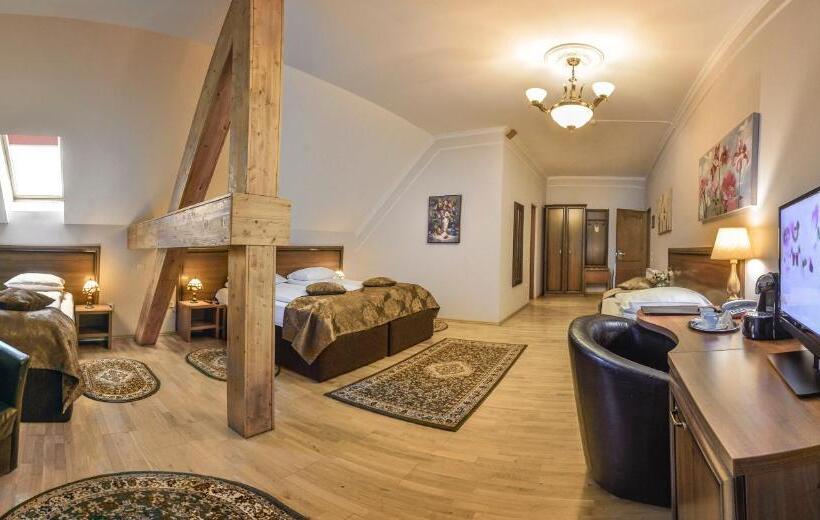 Четырехместный Номер Superior, Bulevard Sighisoara