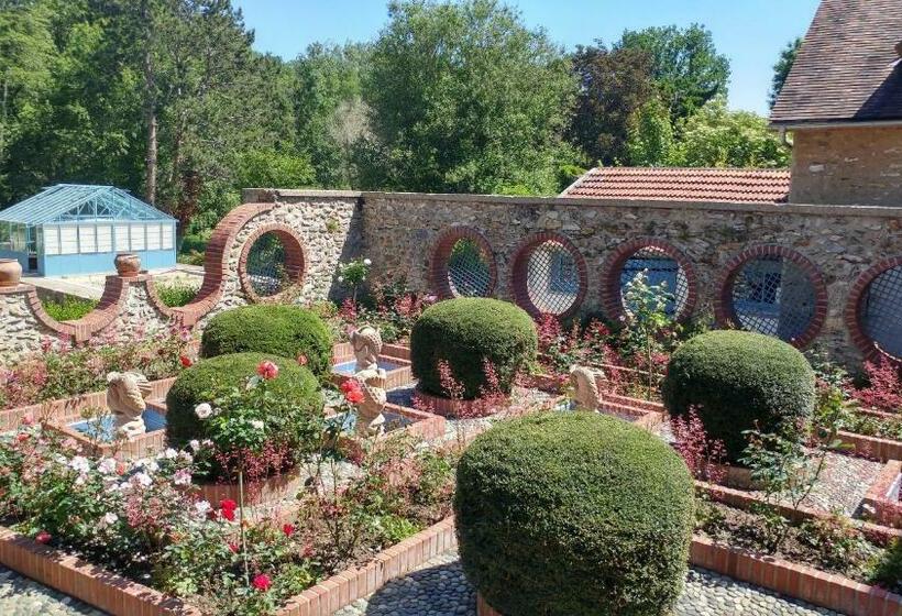 Номер Стандарт Кровать Кинг Адаптированный для Инвалидов, La Closerie