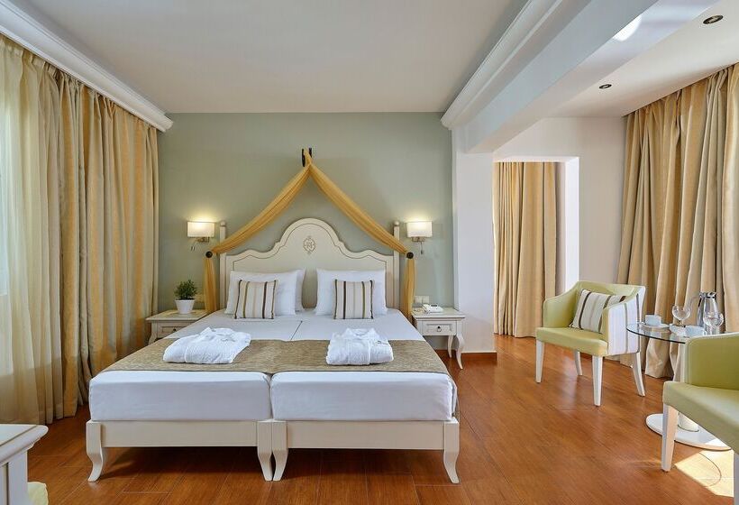 Люкс Premium 2 Спальни, Alexander Beach Hotel & Village Resort