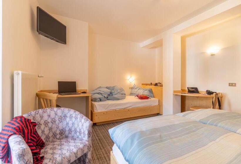 스탠다드 트리플 룸, Albergo Canazei