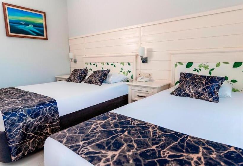Quarto Familiar, Rox Resort