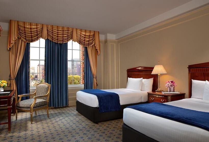 חדר קלאב, The Biltmore Los Angeles