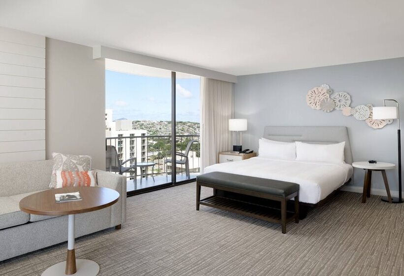 سوییت جونیور با چشم‌انداز شهر, Waikiki Beach Marriott Resort & Spa