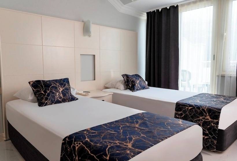 Quarto Familiar, Rox Resort