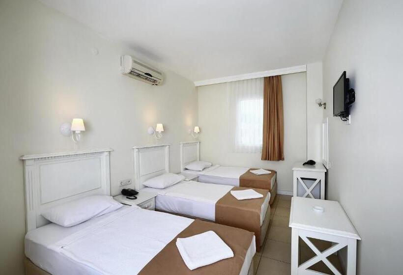 Номер Стандарт Трехместный, Summer Garden Suites Beach