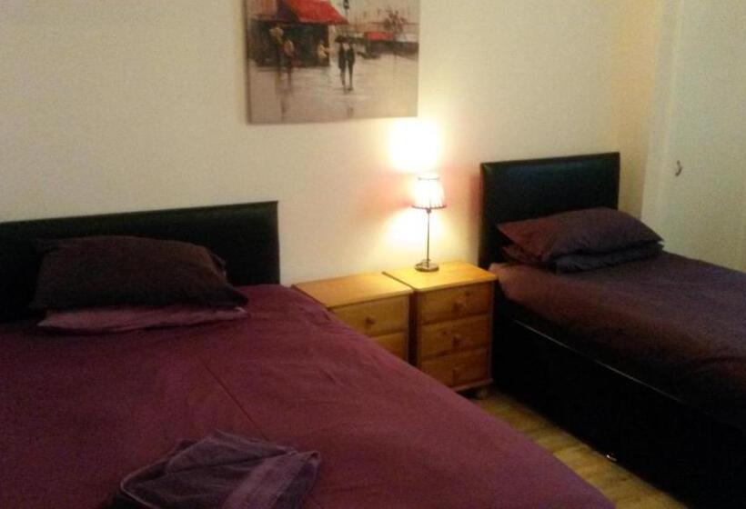 Номер Стандарт Совместная Ванная, Station View Guest House