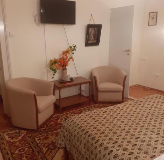 סוויטה משפחתית, Casa Insorita