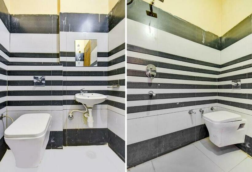 Номер Стандарт, Oyo 72793  Sarovar