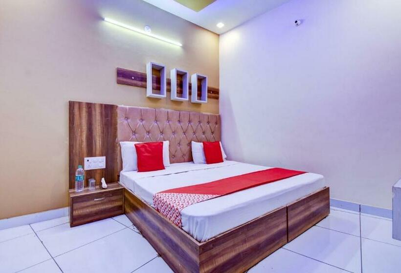 Номер Стандарт, Oyo 72793  Sarovar
