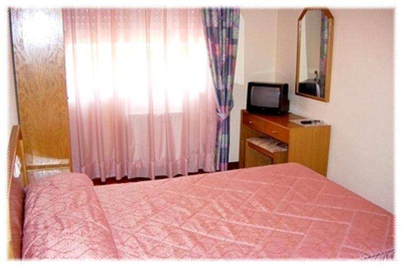 اتاق استاندارد یک نفره, Hostal Arlanzón