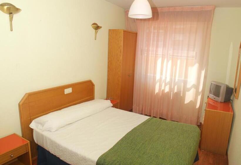 اتاق استاندارد یک نفره, Hostal Arlanzón