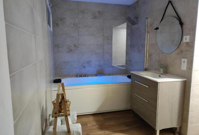 Люкс с гидромассажем, Hostal Restaurante La Mancha