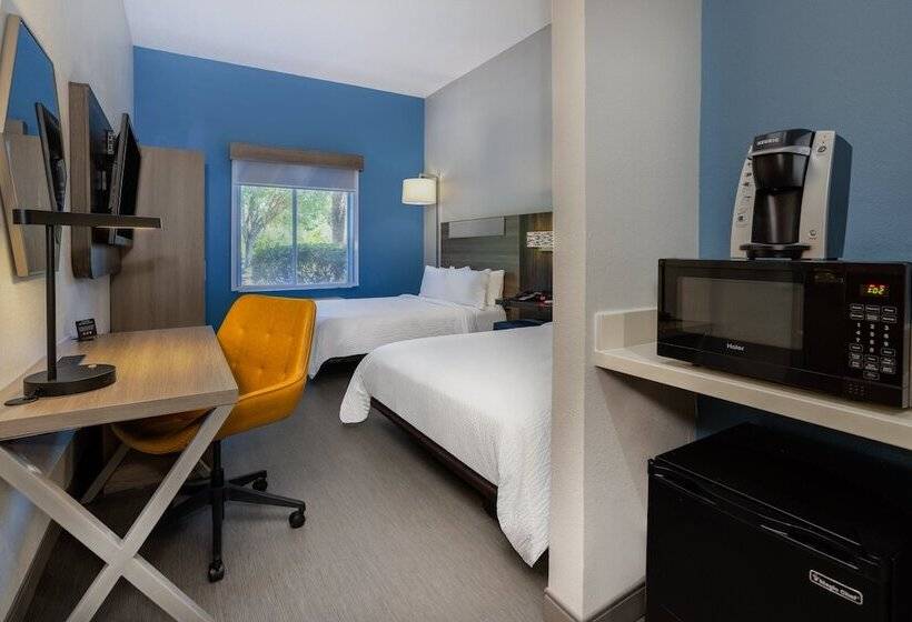 İki Çift Kişilik Yataklı Standart Oda, Holiday Inn Express And Suites Tampa I 75 At Bruce B. Downs, An Ihg