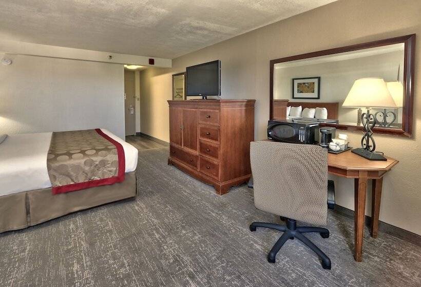 Номер Премиум, Ramada By Wyndham Albuquerque Midtown