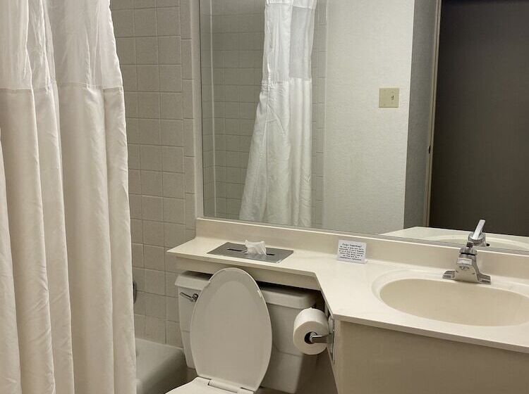 Номер Стандарт 2 Двуспальные Кровати, Ramada By Wyndham Albuquerque Midtown