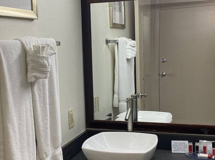 Люкс 2 Спальни, Ramada By Wyndham Albuquerque Midtown