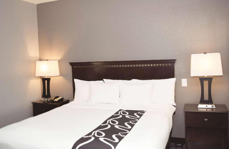 스탠다드 룸 킹사이즈 침대, Sheraton Springfield Monarch Place