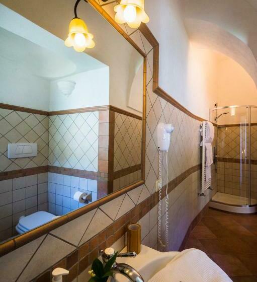 带大床的标准间, Agriturismo Antico Casale Colli Di San Pietro