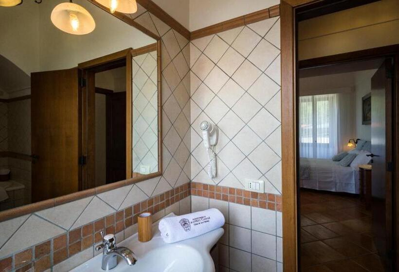 带大床的套房, Agriturismo Antico Casale Colli Di San Pietro