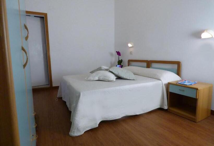 스탠다드 4인용 룸 바다전망, Merano