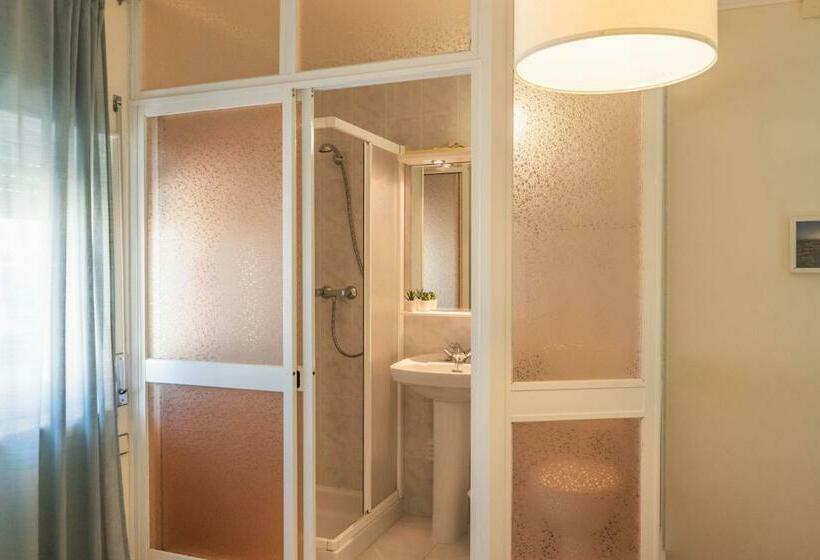 Номер Стандарт, Beach Avenue Apartment