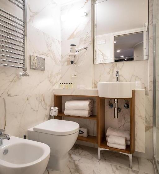 1 Bedroom Penthouse Apartment, Smeraldo Townhouse