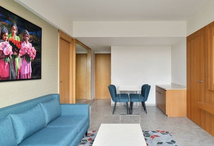 Студия Стандарт Двуспальная Кровать, Courtyard By Marriott Nashik