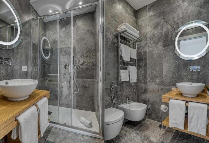اتاق لوکس با بالکن, Gallery Suite