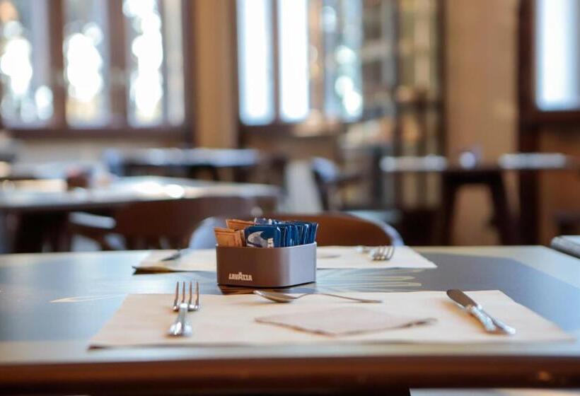 4인용 스탠다드 룸, Pràcatinat Hotel & Restaurant