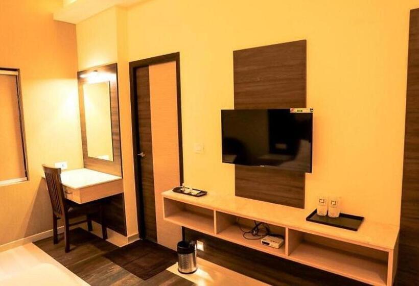 Номер Deluxe, Laya Regency
