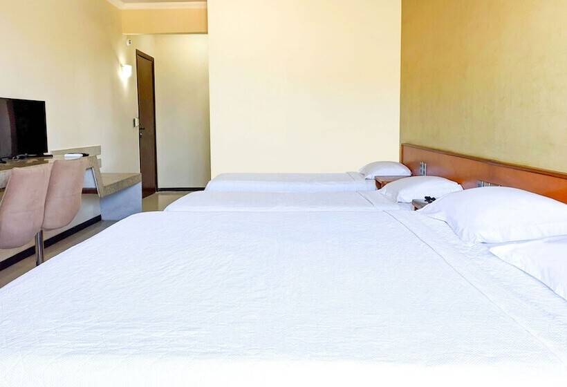 اتاق استاندارد سه تخته با بالکن, Golden Beach