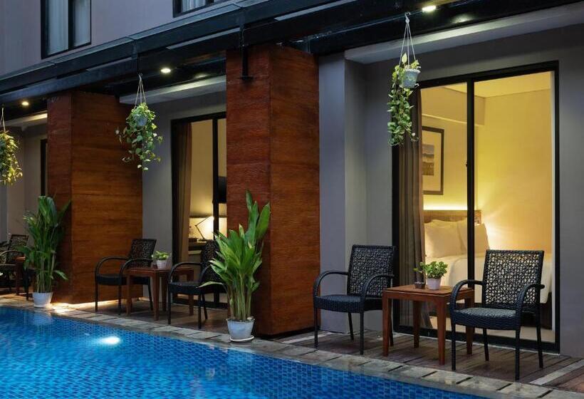 Номер Стандарт Вид на Бассейн, Swiss Belinn Timika