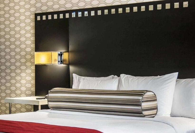 带大床的套房, Tilt Hotel Universal Hollywood, Ascend Hotel Collection