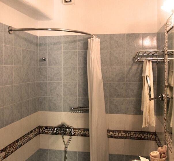 اتاق استاندارد سه نفره, Anatolia