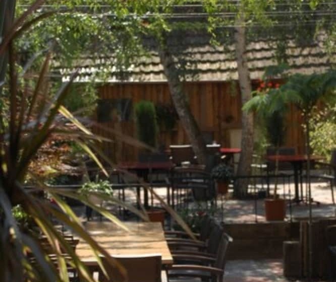 Номер Стандарт, Restaurant Aux Deux Roses