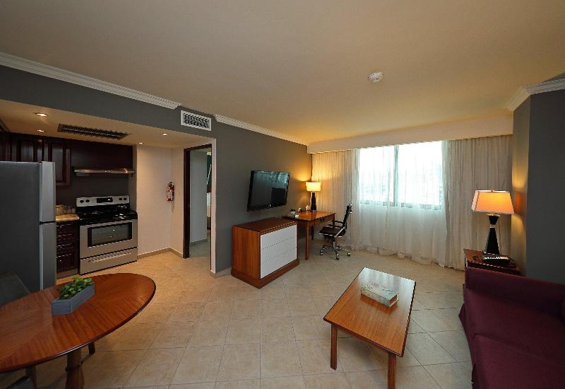 جناح سرير كينج, Crowne Plaza Panama, An Ihg