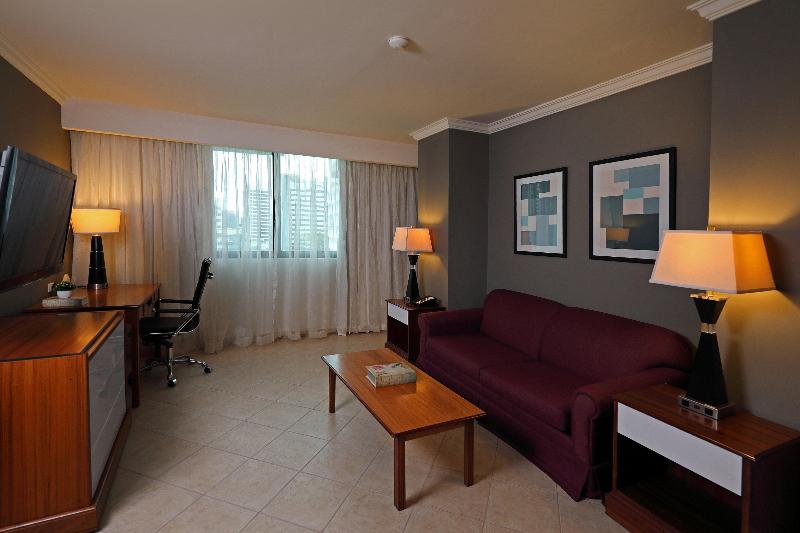 جناح سرير كينج, Crowne Plaza Panama, An Ihg