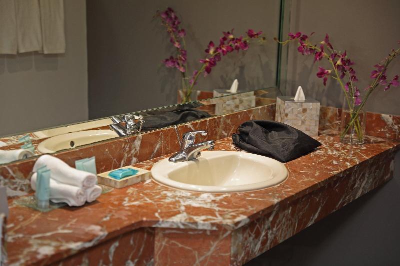 جناح سرير كينج, Crowne Plaza Panama, An Ihg