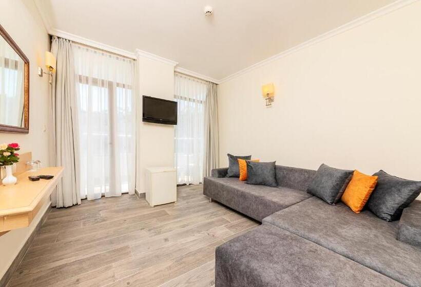 Quarto Familiar, Kayamaris