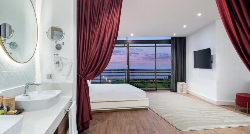سوئیت با تخت بزرگ, Nirvana Cosmopolitan Hotel   Convention & Sports Center