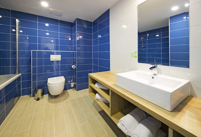 Номер Superior с Балконом, Aminess Port9 Hotel