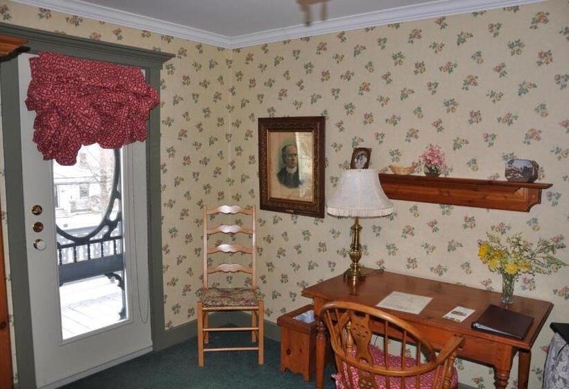 스위트, Auberge Lakeview Inn