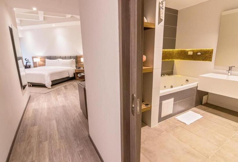 Полулюкс, Ghl Hotel Portón Medellín