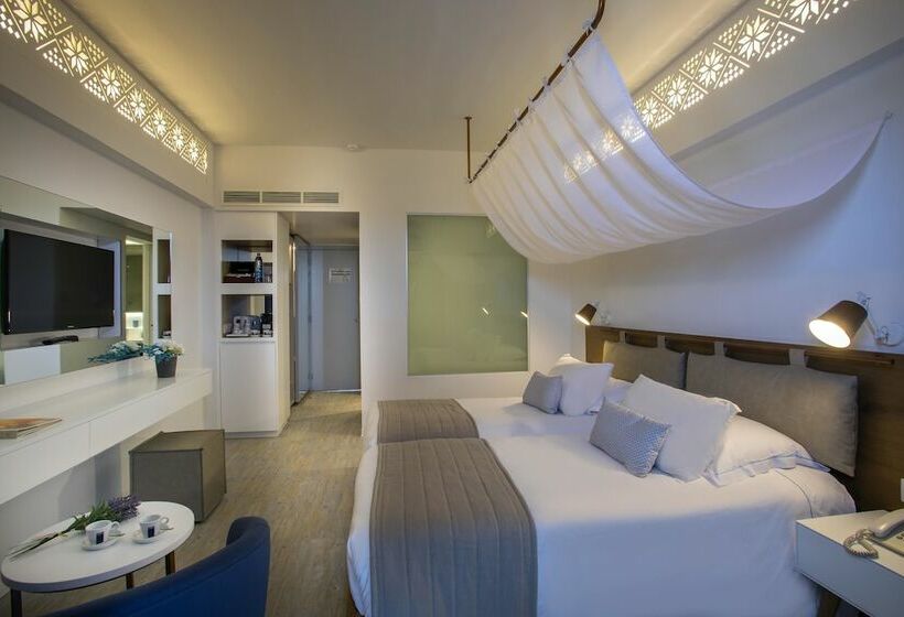 اتاق اساندارد با چشم‌انداز جانبی به دریا, Lordos Beach Hotel & Spa