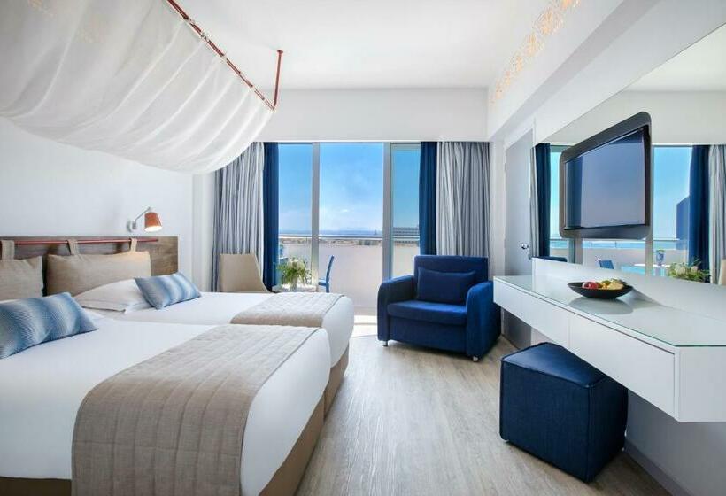اتاق سوپریور با چشم‌انداز جانبی دریا, Lordos Beach Hotel & Spa