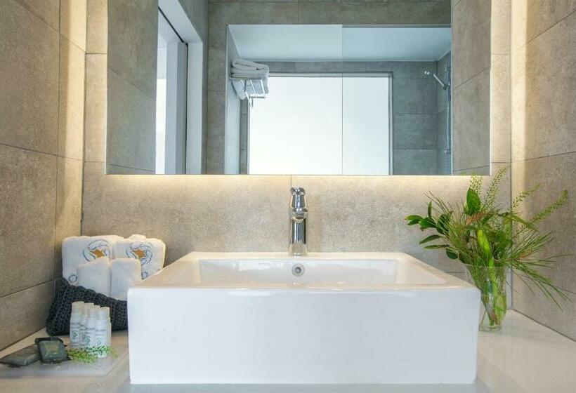 اتاق سوپریور با چشم‌انداز جانبی دریا, Lordos Beach Hotel & Spa