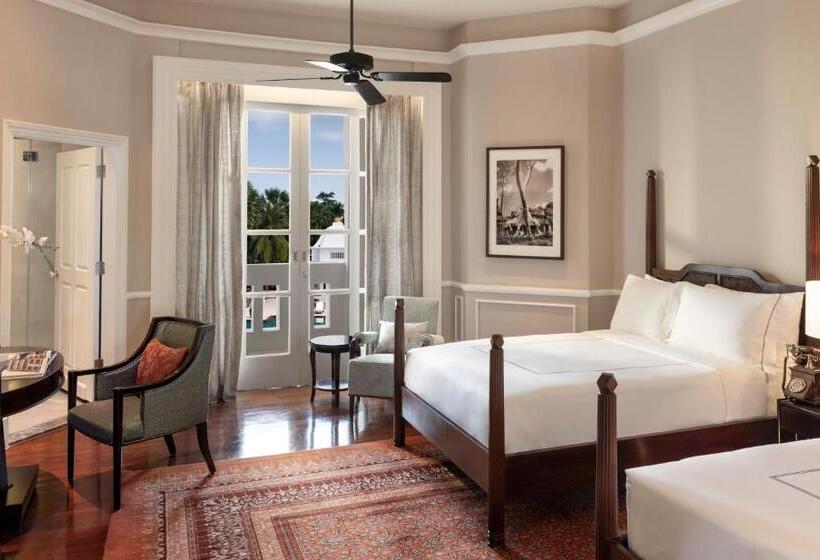 Номер Стандарт Вид на Бассейн, Raffles Grand Hotel D Angkor