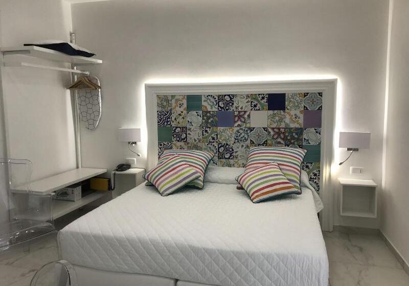 اتاق اکونومی, Mosaico