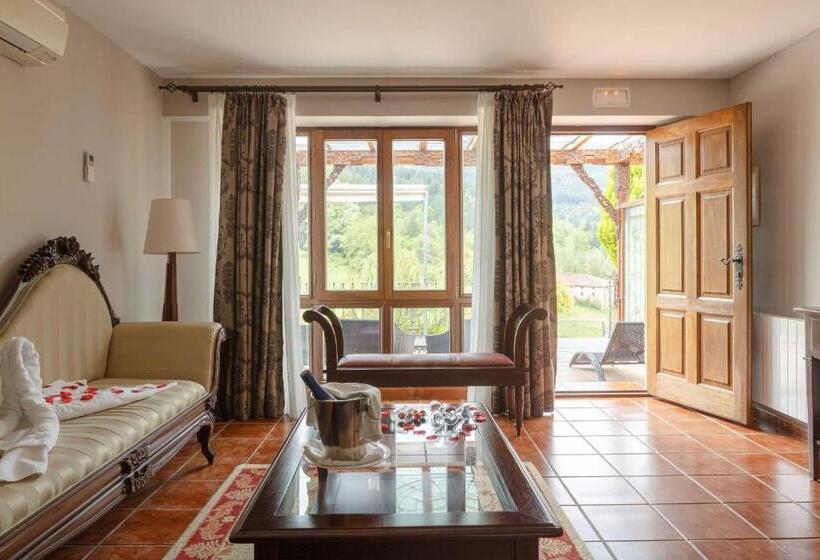 Королевский Люкс, & Spa Etxegana